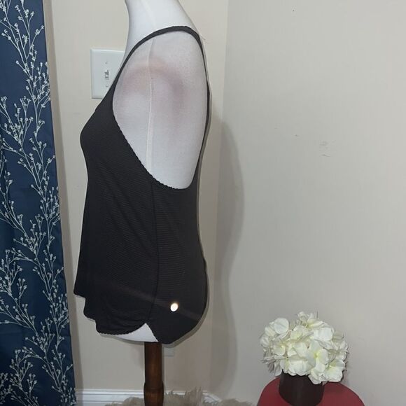 Lululemon 105 Singlet Tank Top Black Micro-stripes Racerback Sweat-wicking sz 4 - Picture 2 of 5